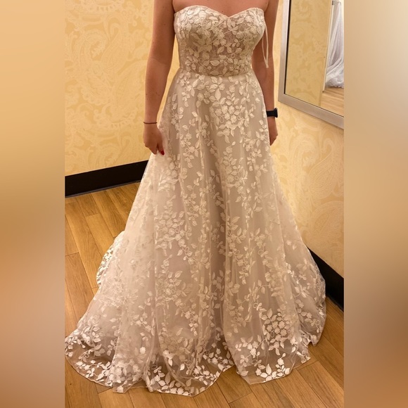 BHLDN (Anthropology) Wedding dress Size 6 - Picture 3 of 10